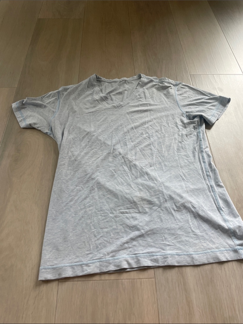 lululemon athletica Men's Light Heather Gray V-Neck Tee